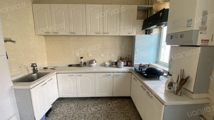 双语旁，独栋，满五，不唯一，位置好，购物方便，-厨房