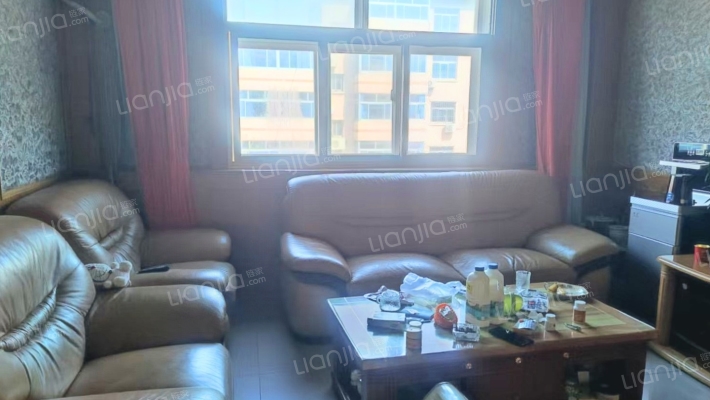 市区板楼 全南三居户型 好楼层 本满税低 业主急售-客厅