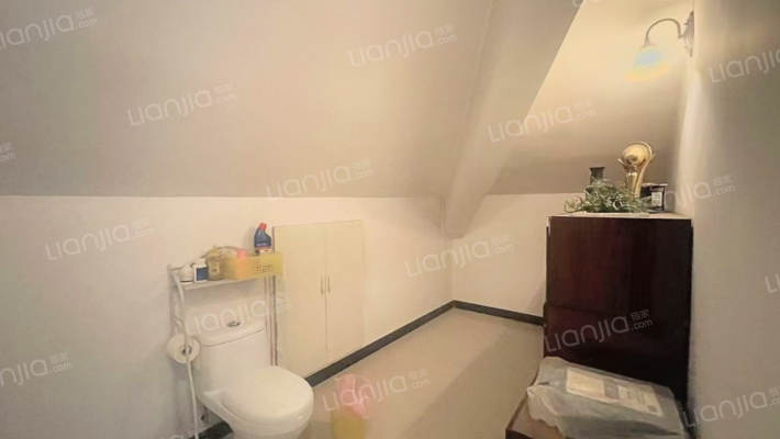 双拼别墅，精装修，园区环境优美-卫生间A