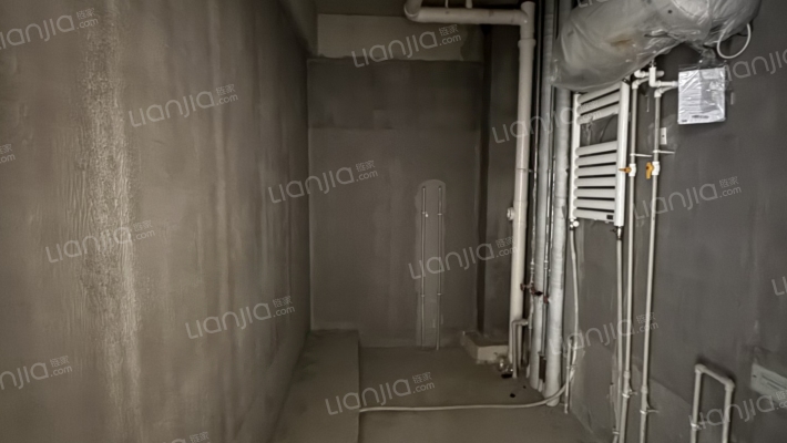 鸿坤理想尔湾 4室2厅 南 北-卫生间A