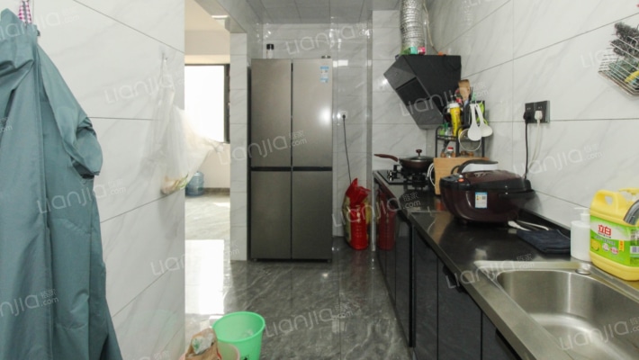 华翔城6期 89平米经典3房 精装 诚心出售-厨房