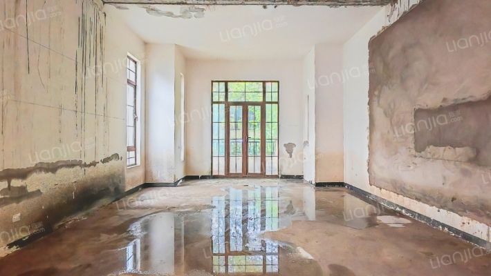 融创恭爵堡二手房实景图