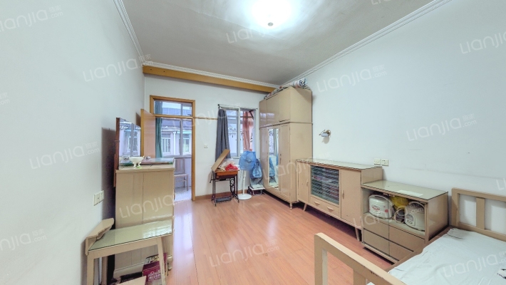 凯旋路188号二手房实景图