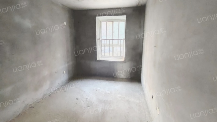 房本满五唯一税费低，户型方正，板楼低楼层，采光好-卧室B