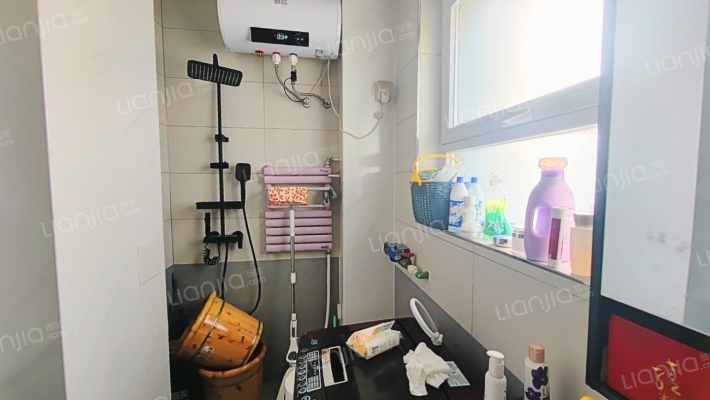 此房满五 中间楼层  生活配套齐全-卫生间