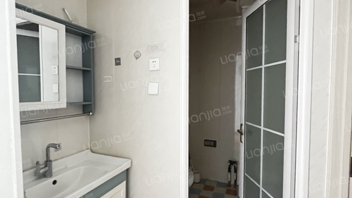 卓悦城 2室1厅 南-卫生间B