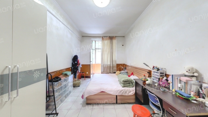 新民北街机械局宿舍二手房实景图