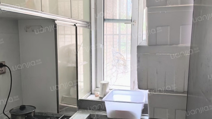 水岸花城，好房源，环境好，交通便利。-厨房