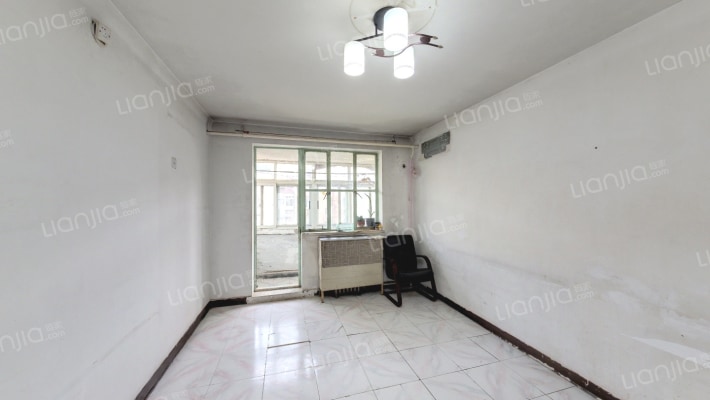 三间房南里4号院二手房实景图