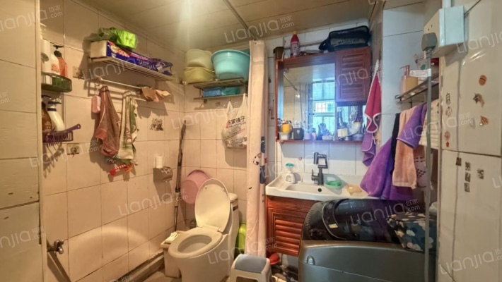 物探据家属院  集中供暖   配套齐全-卫生间