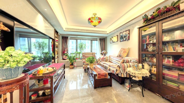 中建·长安麓府二手房实景图