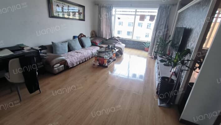 江畔名居小区二手房实景图