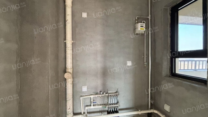 房子属于南北通透三居，双卫毛坯房-厨房