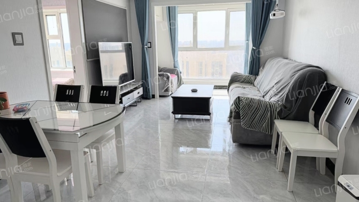 三利中和城 精装修两居室 中间楼层 采光好-客厅