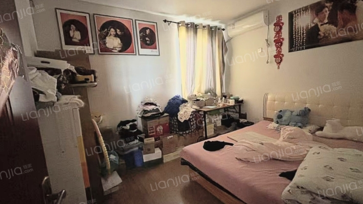 钻石商圈  南北通透大三居  稀有户型  出行购物方便-卧室B