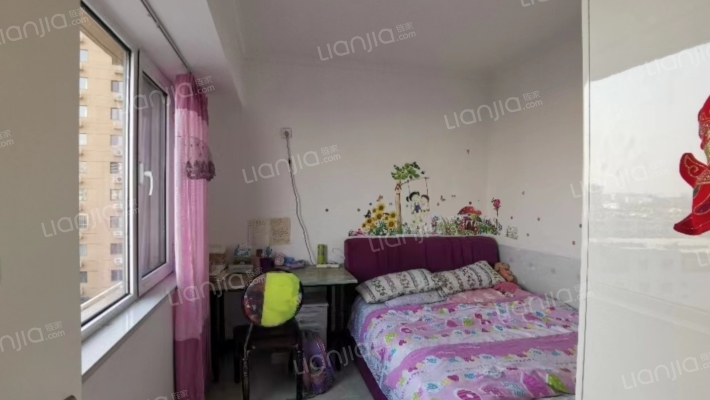 此房满二 精装修能直接入住 视野好-卧室B