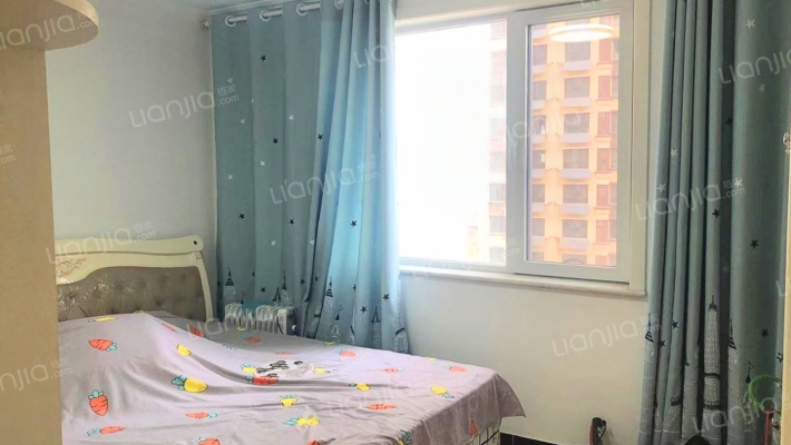 出售香邑溪谷玫瑰园南北通透三居  精装修-卧室C