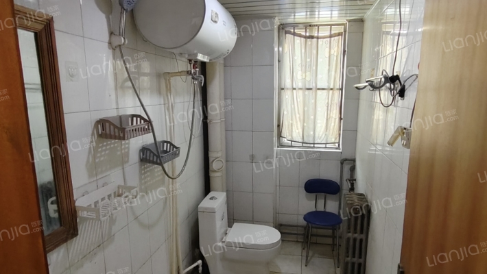 南北通透大2居，房本满五唯一，交通出行方便-卫生间A