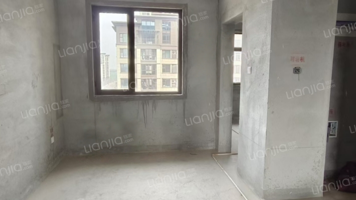 建业迎宾上院南苑二手房实景图