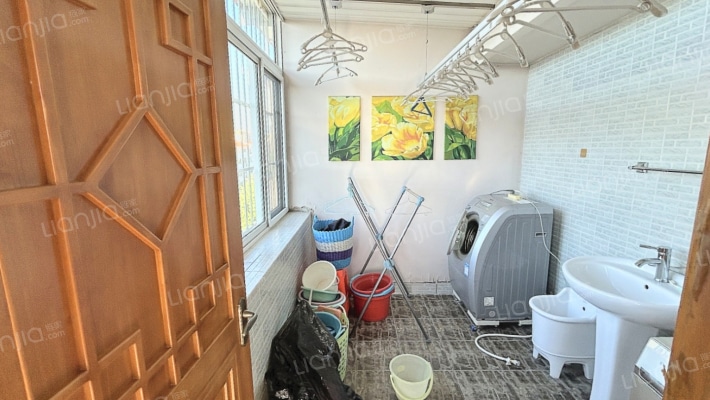 物探局家属院   精装5居室  集中供暖-卫生间A