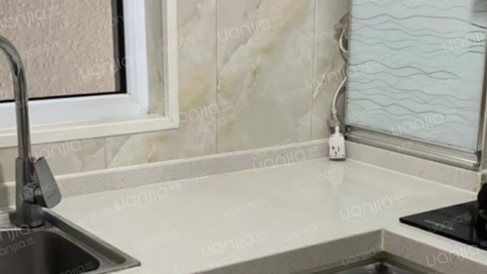 户型方正，电梯房中楼层， 小区环境优美 交通便利-厨房