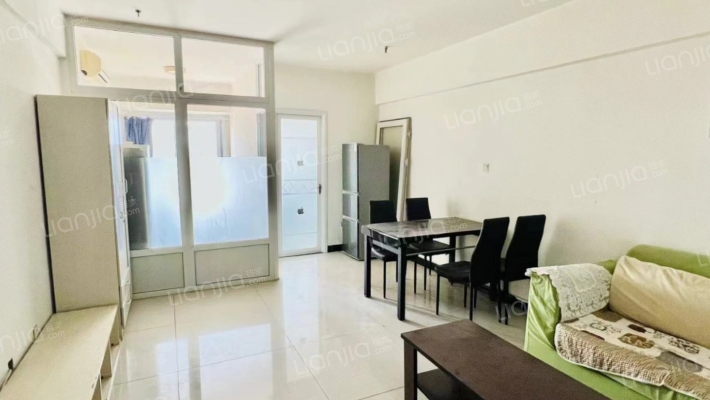 弘德缘房本满二好楼层，朝西，无遮挡，采光好，-客厅