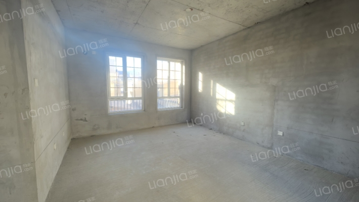 联排类独栋，南北通透，格局好，带院子-卧室B