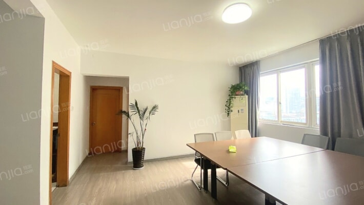 百盛大厦二手房实景图