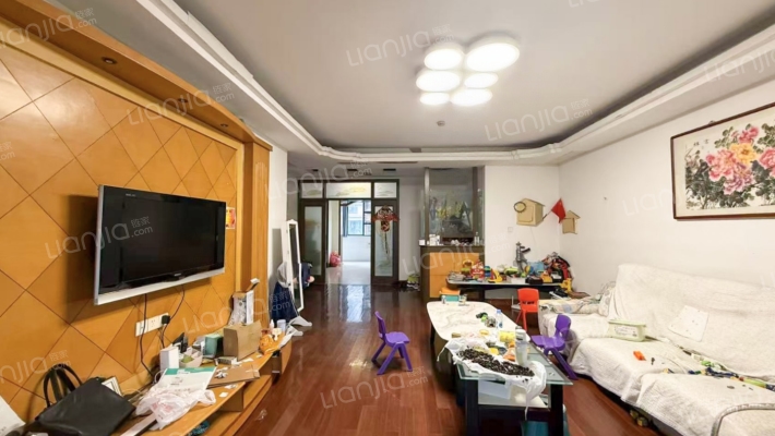 新田绿洲东区二手房实景图