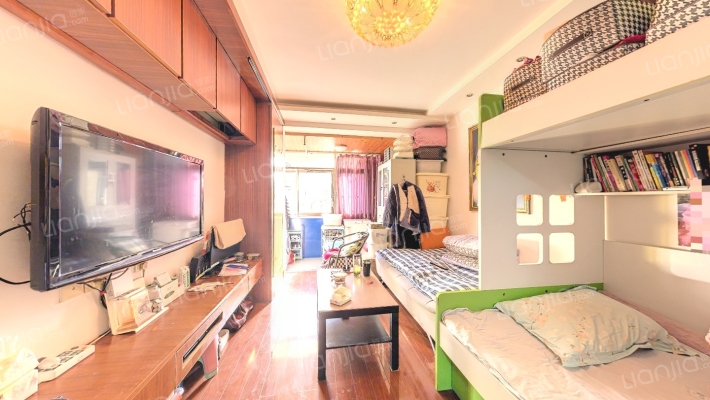 育英村二手房实景图