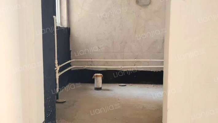 此房业主诚意卖，没抵押，能贷款，户型好-卫生间B