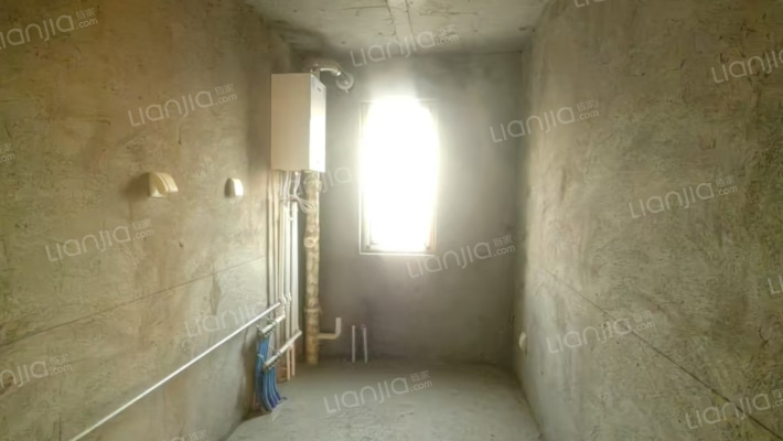 北京近的高档小区，门口838车站，进出京方便。三居室-厨房