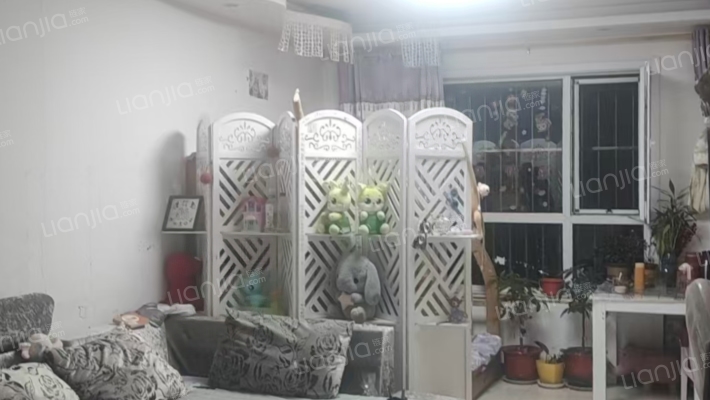 火车站 电梯房 南北通透大两居，靠谱急售-客厅