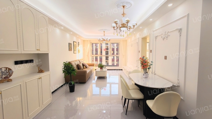 急售朝南两居，满二，价格美丽可小叨-客厅