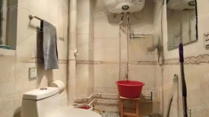 天保郦景南向两居 采光好 房本满五-卫生间