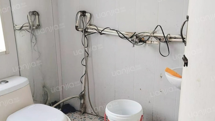 鼓楼大街 1室1厅 南 北-卫生间