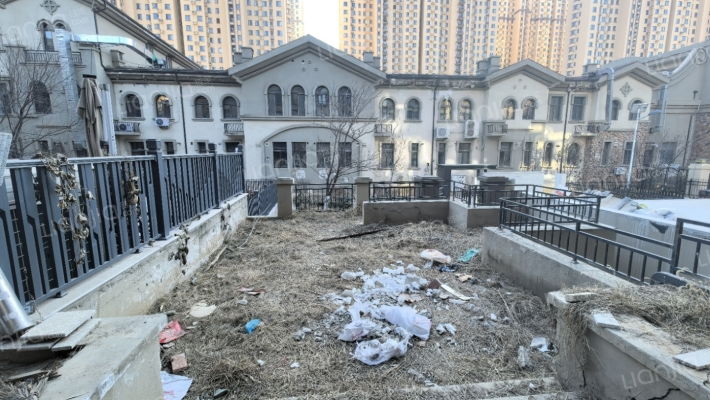 香邑溪谷原墅一层下叠带下跃 大院 有车位-露台