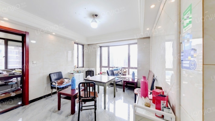 东方水岚佳苑二手房实景图