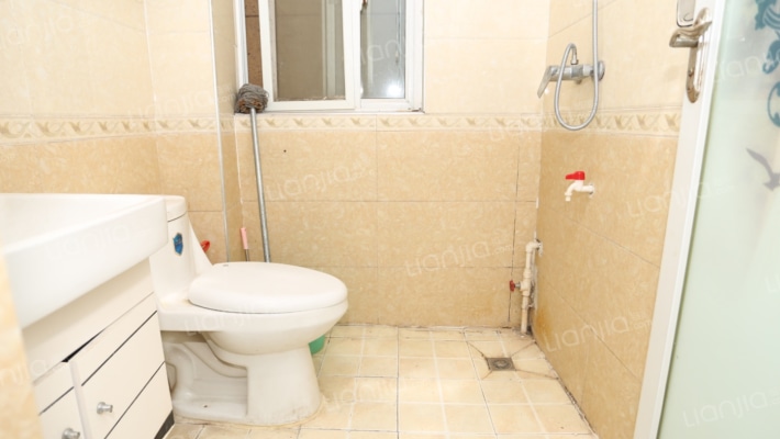 天鹏皇朝 单身公寓 可以按揭 精装修  随时看房-卫生间