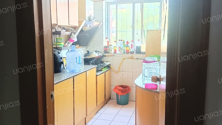 七十年大产权   南北通透户型  公摊小-厨房