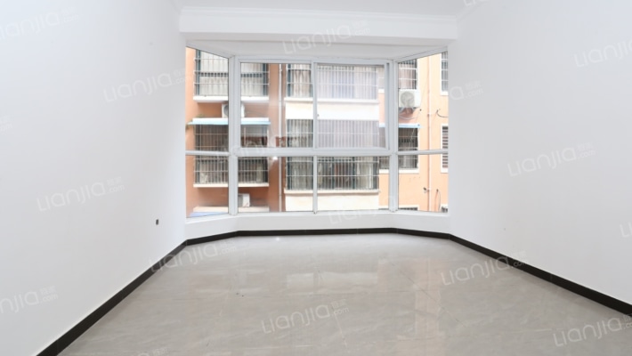 莲花佳苑二手房实景图