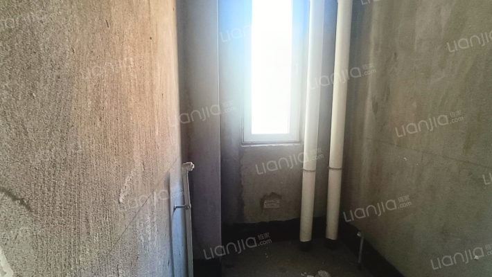 水岸花城，一线河景美宅，标准现房，即买即住-卫生间