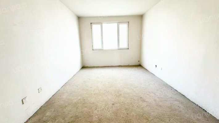 一线河景美宅，标准现房，即买即住-客厅