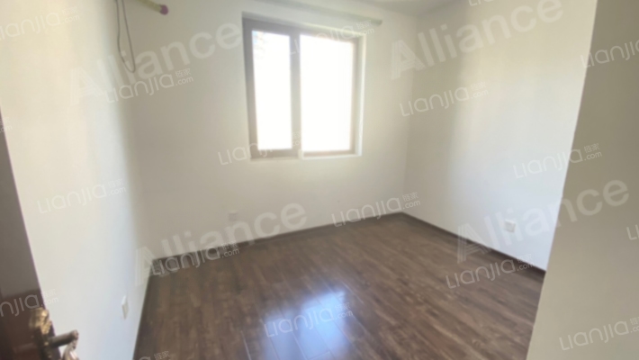 高铁新干线双卫大三居，明厨明卫-卧室C