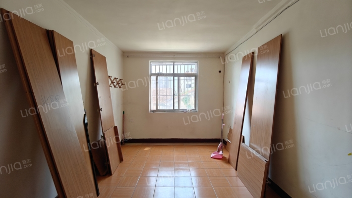 泰安市外办旅游局宿舍二手房实景图