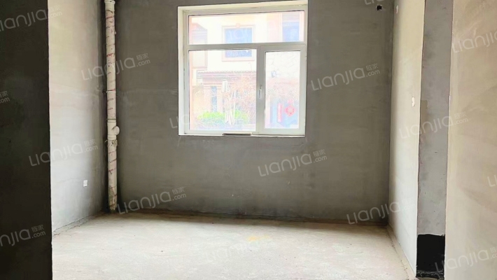 哈弗小镇联排别墅，低于开发商价格，房本满二诚意出售-餐厅