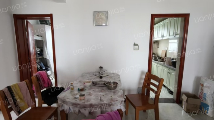 急售南北向精装小三居，满五，价格美丽-餐厅