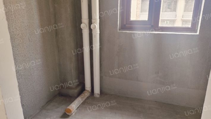 毛坯叠拼别墅 四居三卫 南北通透采光好-卫生间B