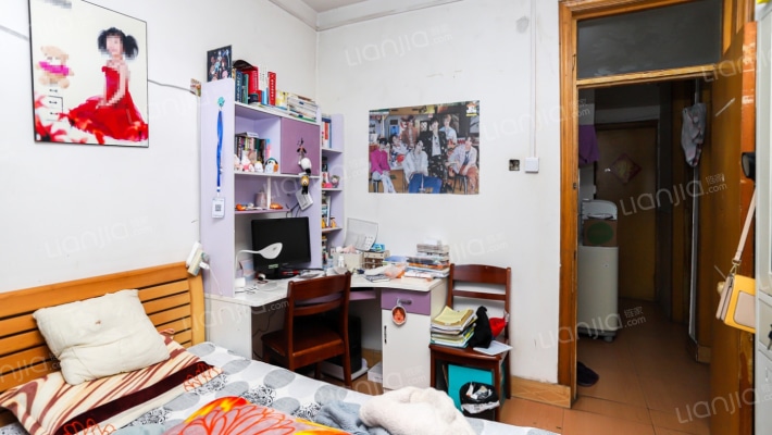 小区两室一厅，交通便利，小区环境干净舒适，适合居住-卧室B