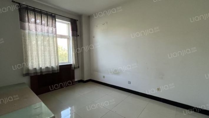 长天小区 6室2厅 南 北-卧室D